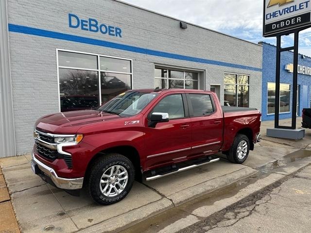 Used 2023 Chevrolet Silverado 1500 LT with VIN 1GCUDDED5PZ158896 for sale in Edgerton, Minnesota